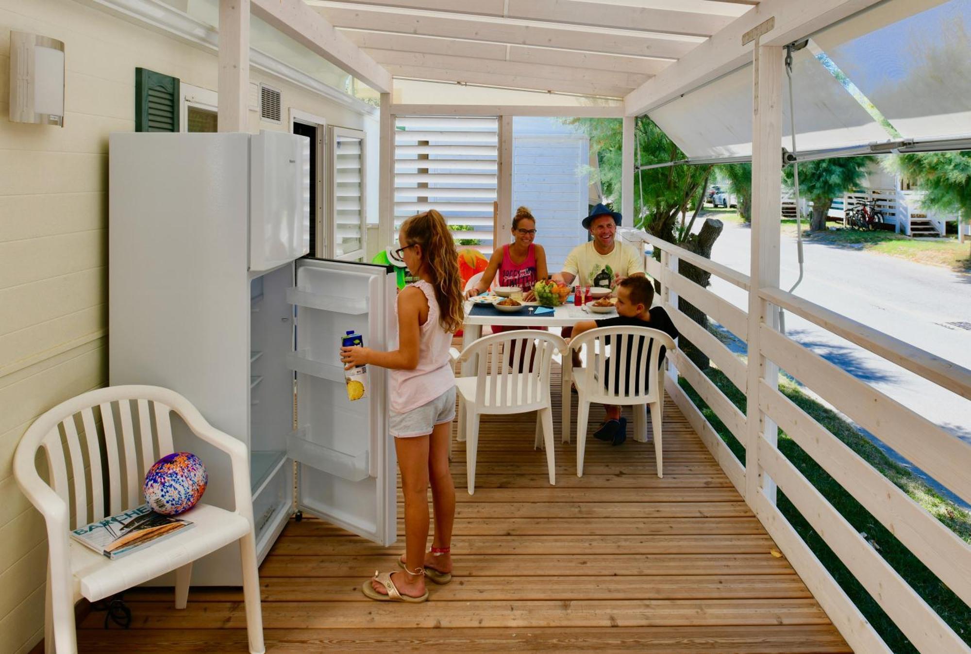 Barricata Holiday Village Скардовари Номер фото Family in a mobile home