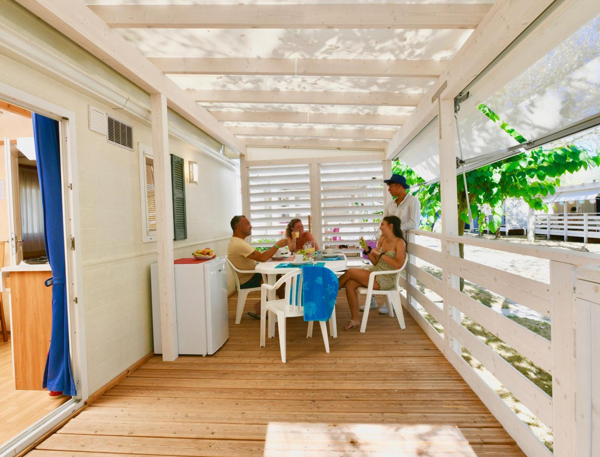 Barricata Holiday Village Скардовари Номер фото A mobile home in a campsite