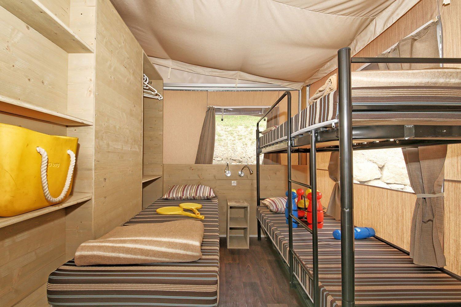 Barricata Holiday Village Скардовари Номер фото Interior of a mobile cabin