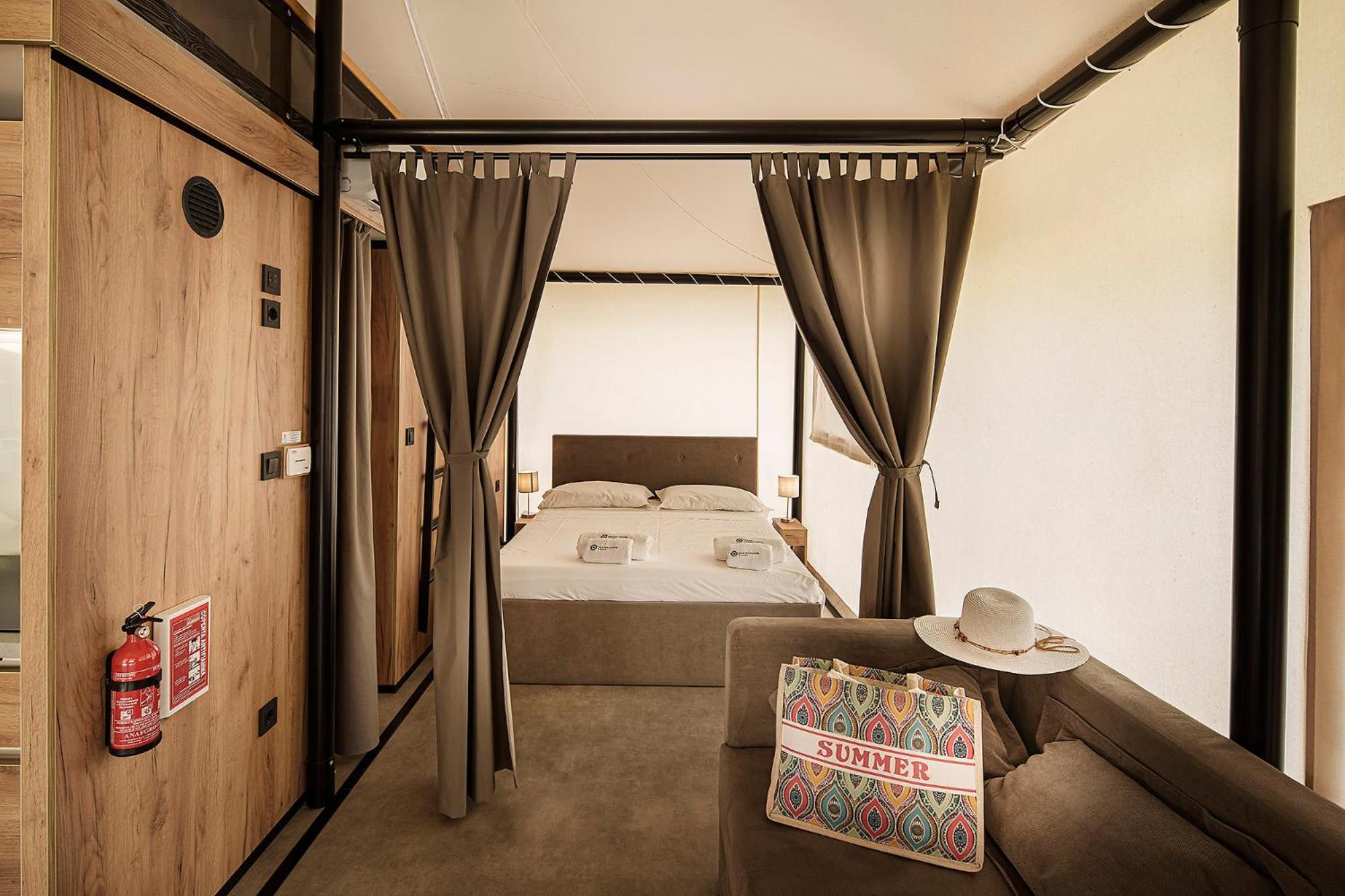 Barricata Holiday Village Скардовари Номер фото A room at the hotel
