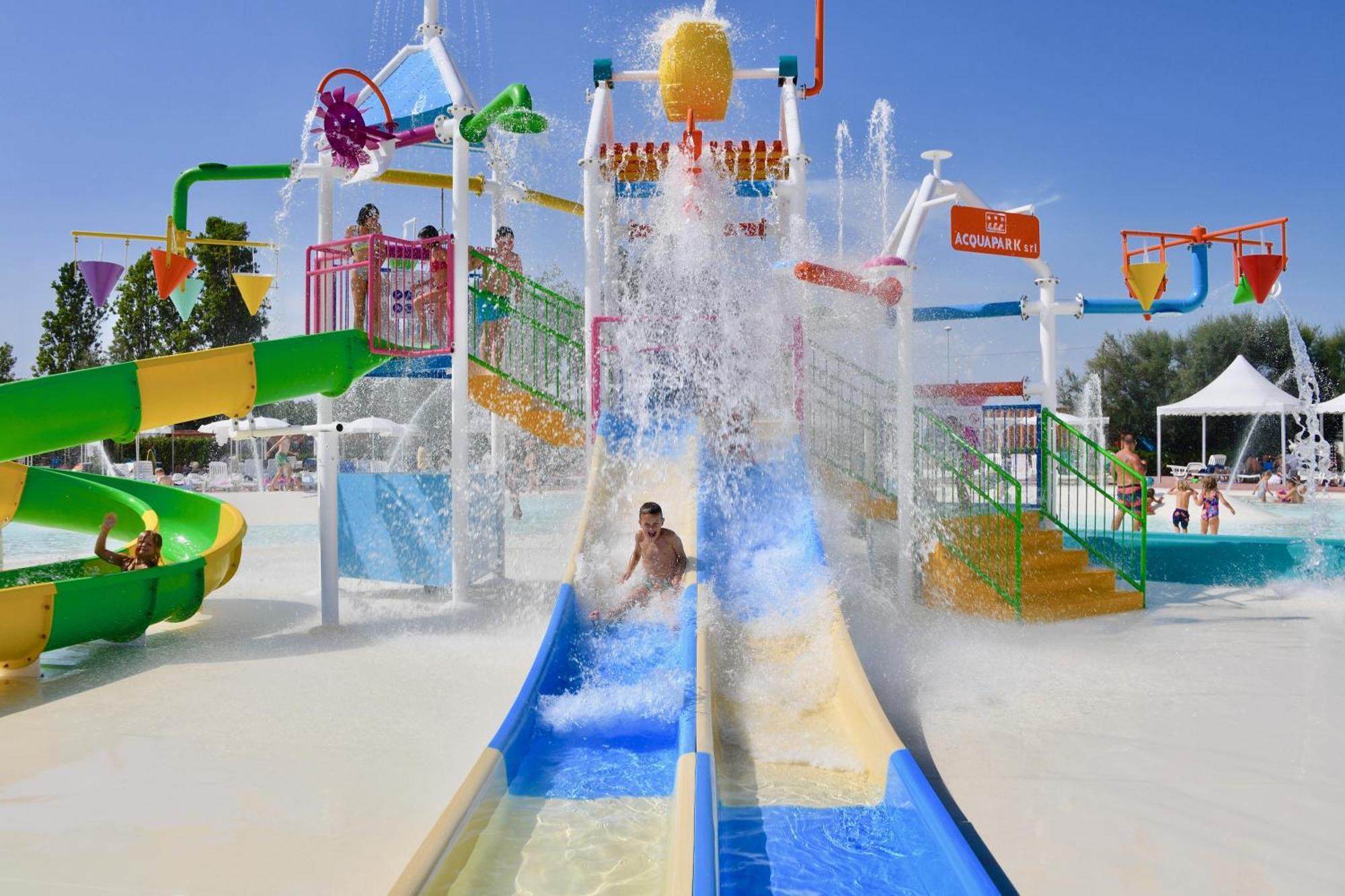Barricata Holiday Village Скардовари Экстерьер фото Splash Island