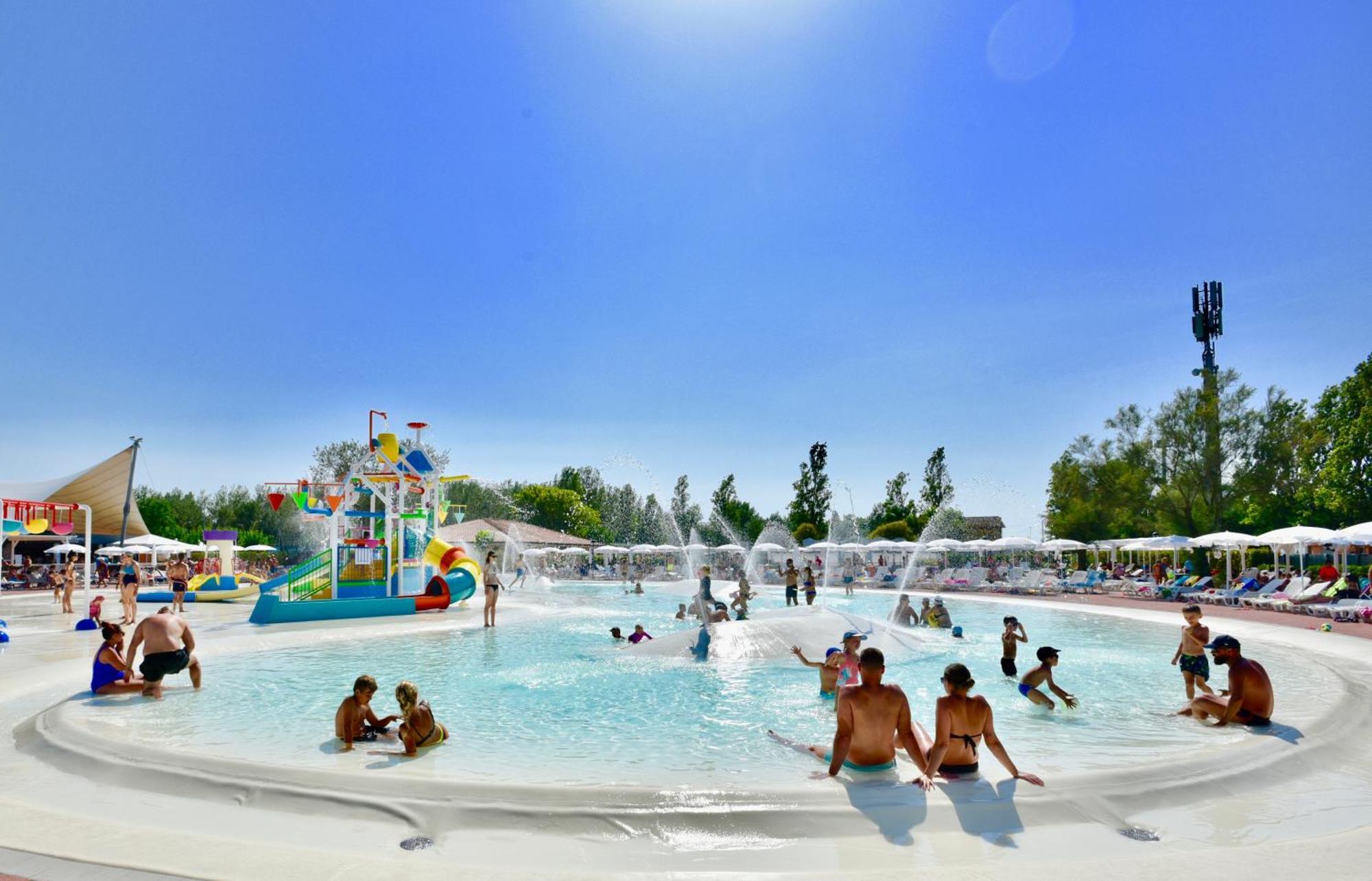 Barricata Holiday Village Скардовари Экстерьер фото Aquapark