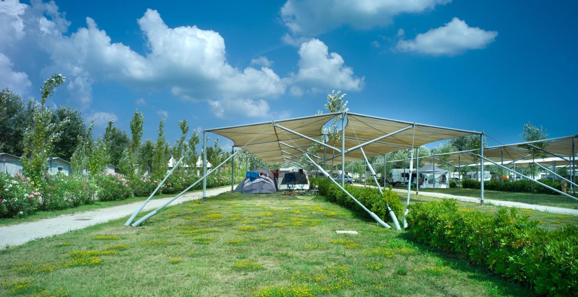 Barricata Holiday Village Скардовари Номер фото Camping in the park